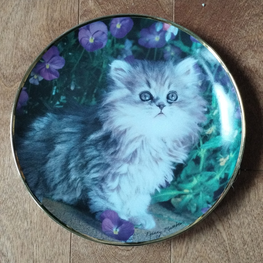 Nancy Matthews decorative cat plate